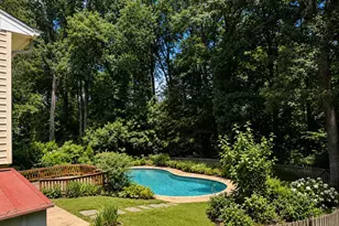 10828 Broadwater Dr, Fairfax, VA 22032 - Photo 2