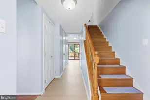 9424 Goshen Ln, Burke, VA 22015 - Photo 4