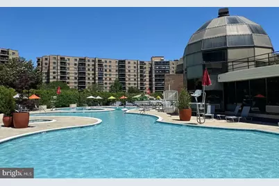 8370 Greensboro Drive #420, McLean, VA 22102 - Photo 14