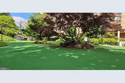 8370 Greensboro Drive #420, McLean, VA 22102 - Photo 6