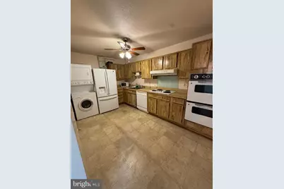 8370 Greensboro Drive #420, McLean, VA 22102 - Photo 2