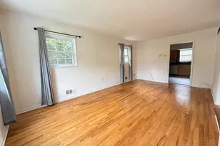 5835 Mt Vernon Dr, Alexandria, VA 22303 - Photo 2