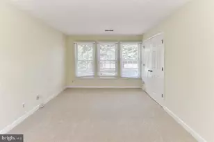 12010 Ridge Knoll Dr, Fairfax, VA 22033 - Photo 14