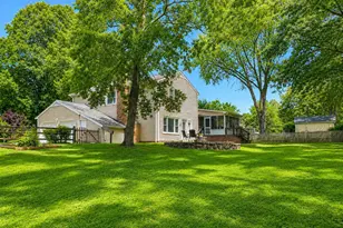 1715 Fox Run Ct, Vienna, VA 22182 - Photo 6