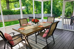 1715 Fox Run Ct, Vienna, VA 22182 - Photo 2