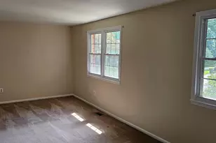 5243 Kaywood Ct, Fairfax, VA 22032 - Photo 8