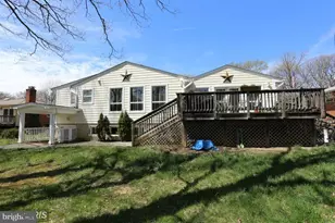 605 SE Orrin Street SE, Vienna, VA 22180 - Photo 2