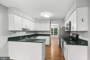 4620 Luxberry Dr, Fairfax, VA 22032 - Photo 10