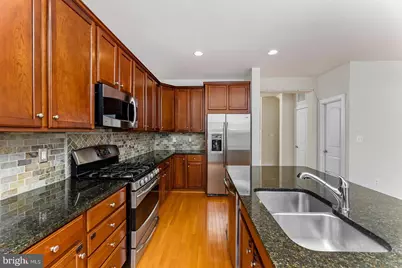 8032 Reserve Way, Vienna, VA 22182 - Photo 10