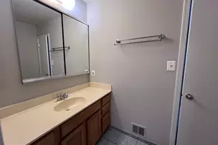 13710 Autumn Vale Ct, Chantilly, VA 20151 - Photo 16