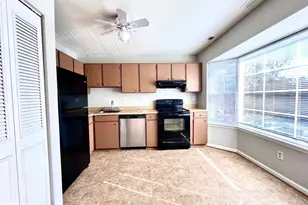 13710 Autumn Vale Ct, Chantilly, VA 20151 - Photo 6
