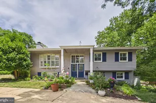 9201 Cherrytree Dr, Alexandria, VA 22309 - Photo 2