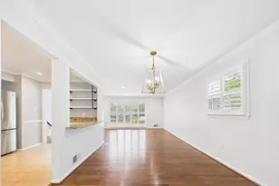 9201 Cherrytree Dr, Alexandria, VA 22309 - Photo 16