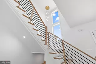 719 Meadow Ln SW, Vienna, VA 22180 - Photo 18