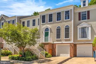 9902 Michael Schar Ct, Vienna, VA 22181 - Photo 2