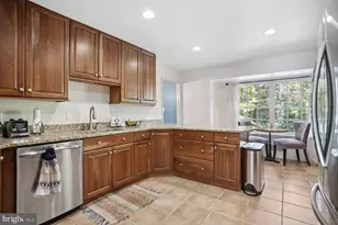 2300 Cheshire Ln, Alexandria, VA 22307 - Photo 6