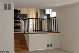 1049 Balls Hill Rd, McLean, VA 22101 - Photo 6