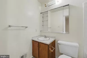 5305 Anchor Ct, Fairfax, VA 22032 - Photo 22