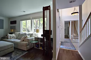 1450 Greenmont Ct, Reston, VA 20190 - Photo 2