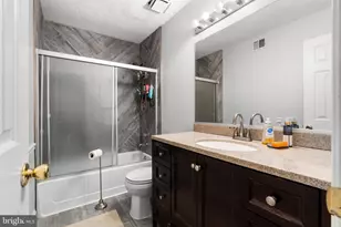 12118 Wedgeway Pl, Fairfax, VA 22033 - Photo 8