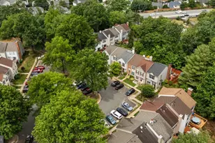 12118 Wedgeway Pl, Fairfax, VA 22033 - Photo 4