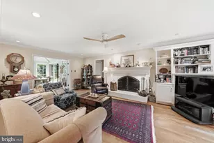 10516 Walter Thompson Dr, Vienna, VA 22181 - Photo 26