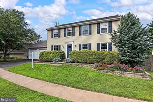 1057 Burwick Dr, Herndon, VA 20170 - Photo 4