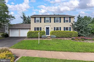 1057 Burwick Dr, Herndon, VA 20170 - Photo 2