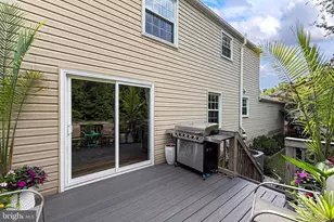 1057 Burwick Dr, Herndon, VA 20170 - Photo 40