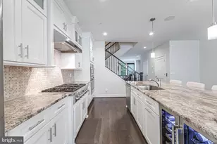 11692 Sunrise Square Pl, Reston, VA 20191 - Photo 22