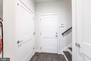 11692 Sunrise Square Pl, Reston, VA 20191 - Photo 10
