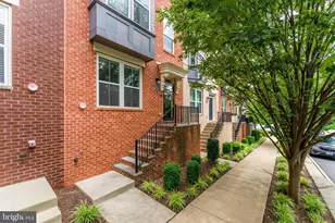 11692 Sunrise Square Pl, Reston, VA 20191 - Photo 4