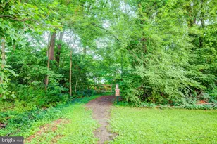 9519 Heathwood Ct, Burke, VA 22015 - Photo 4
