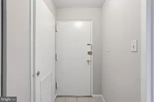 1526 Northgate Square, Reston, VA 20190 - Photo 2