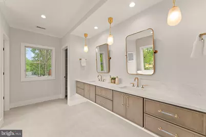 208 Elm Street SW, Vienna, VA 22180 - Photo 22