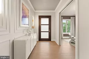 208 Elm St SW, Vienna, VA 22180 - Photo 2