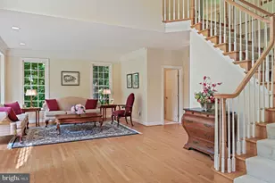 10560 Fox Forest Dr, Great Falls, VA 22066 - Photo 4