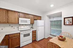6609 Skylemar Trail, Centreville, VA 20121 - Photo 6