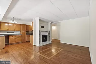 2339 Freetown Ct, Reston, VA 20191 - Photo 4