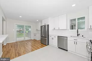 8624 Parliament Dr, Springfield, VA 22151 - Photo 12