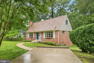 8624 Parliament Dr, Springfield, VA 22151 - Photo 2