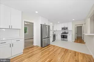 8624 Parliament Dr, Springfield, VA 22151 - Photo 14