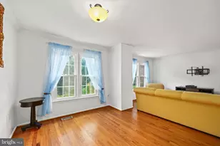 8217 Clifton Farm Ct, Alexandria, VA 22306 - Photo 12