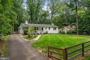 9221 Weant Dr, Great Falls, VA 22066 - Photo 34