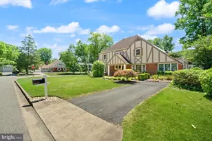 7868 Midday Ln, Alexandria, VA 22306 - Photo 10