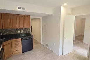 11922 Escalante Ct, Reston, VA 20191 - Photo 6