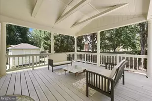 8814 Surrey Ct, Alexandria, VA 22309 - Photo 6