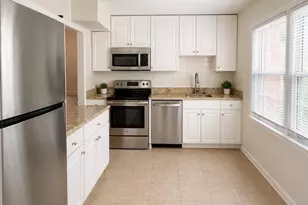 8398 Uxbridge Ct, Springfield, VA 22151 - Photo 2