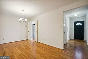 3162 Borge St, Oakton, VA 22124 - Photo 4