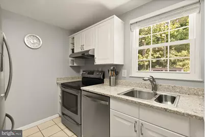 8100 Loving Forest Court, Springfield, VA 22153 - Photo 12